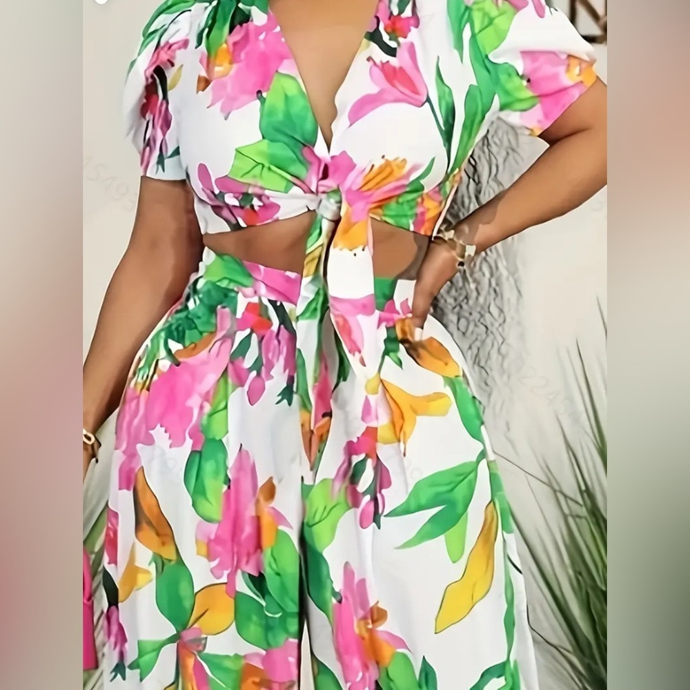 Tropical Floral 2-Piece Set – Puff Sleeve Tie-Front Crop Top & Wide-Leg Pants - Picture 2 of 3